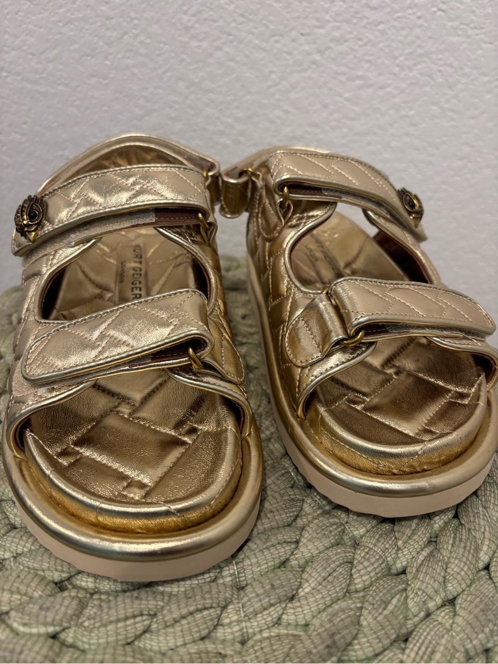 NEW Kurt Geiger Women's Orson Quilted Metallic Gold Flat Platform Sandals - Picture 8 of 12